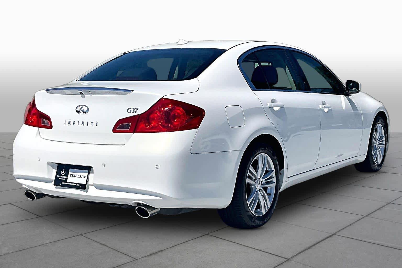 Used 2013 INFINITI G37 Journey w/ Premium Pkg RWD image 12