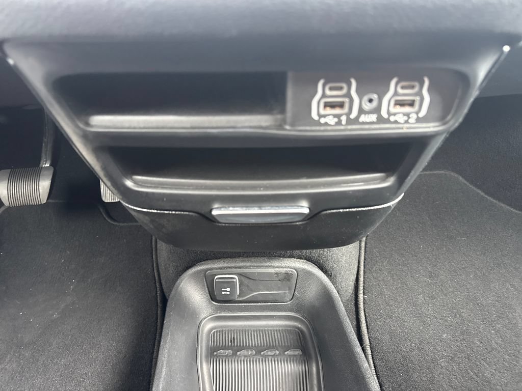 Used 2024 Chrysler Pacifica Touring FWD image 22