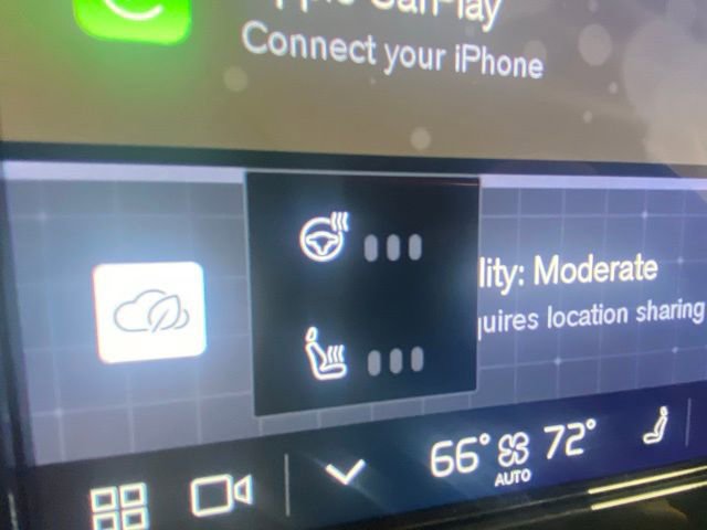 Used 2025 Volvo XC40 B5 Plus AWD/4WD image 25