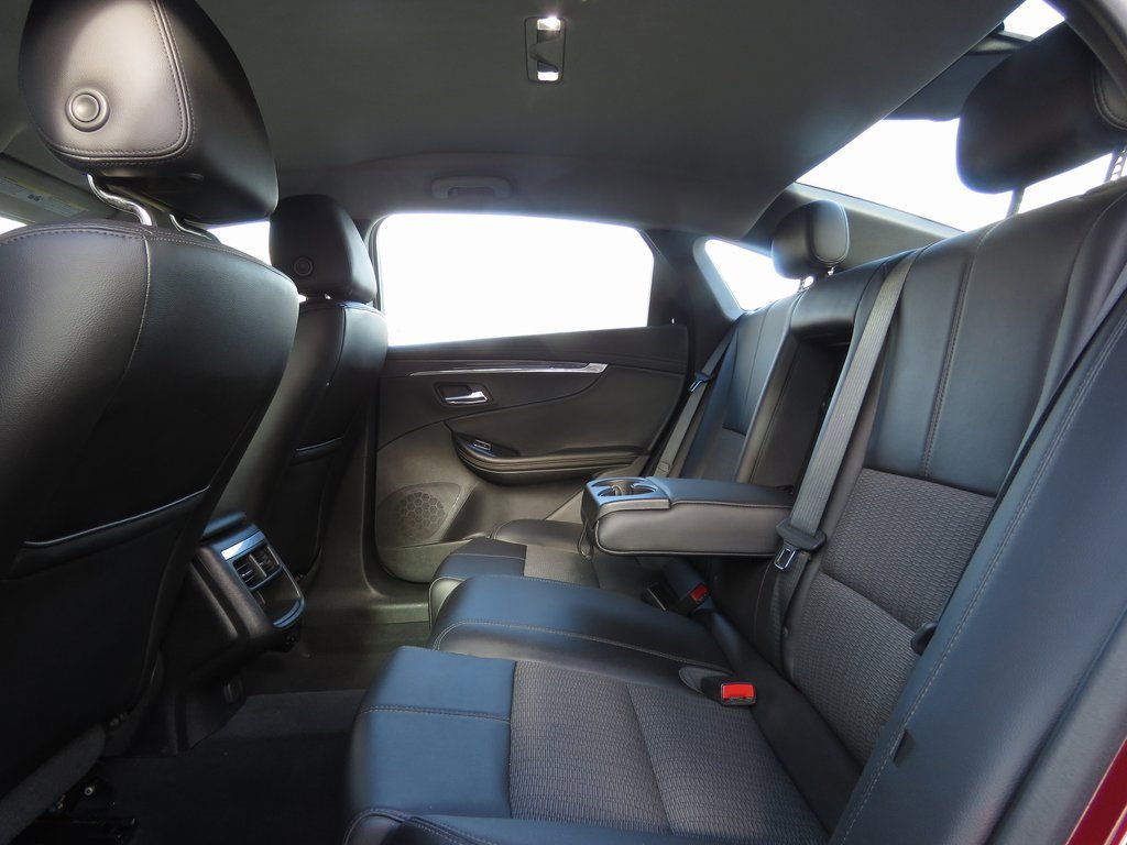 Used 2016 Chevrolet Impala LT w/ Convenience Package image 20