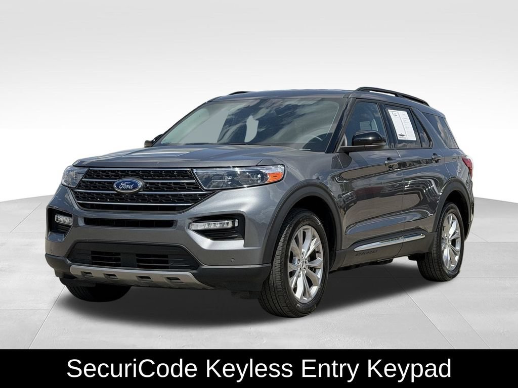 Used 2024 Ford Explorer XLT w/ Equipment Group 202A AWD/4WD image 5