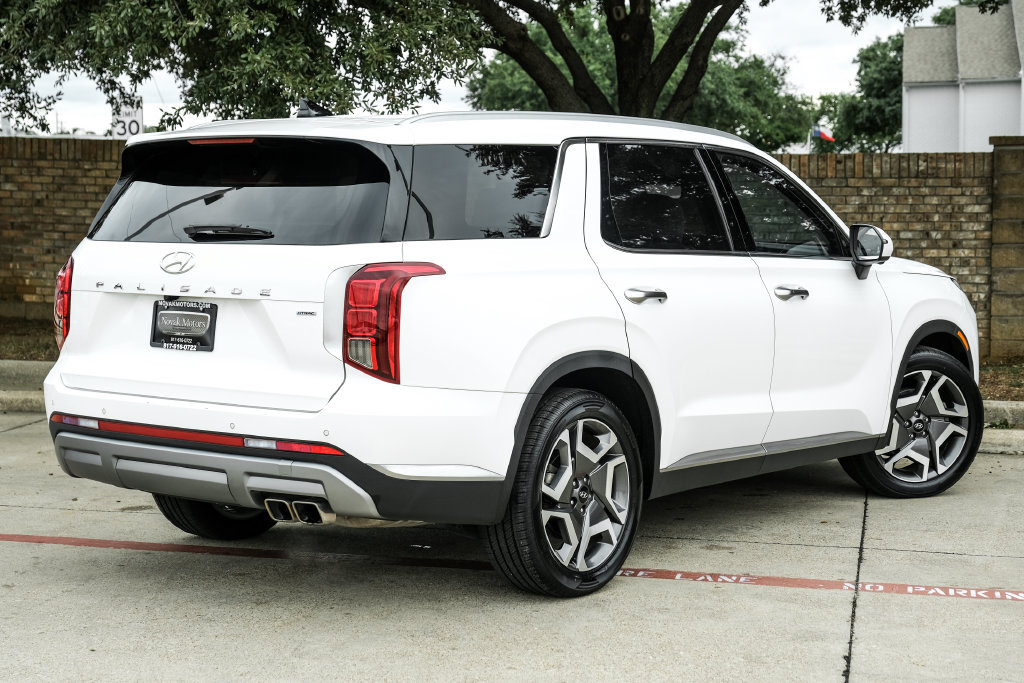 Used 2023 Hyundai Palisade Limited AWD/4WD image 16