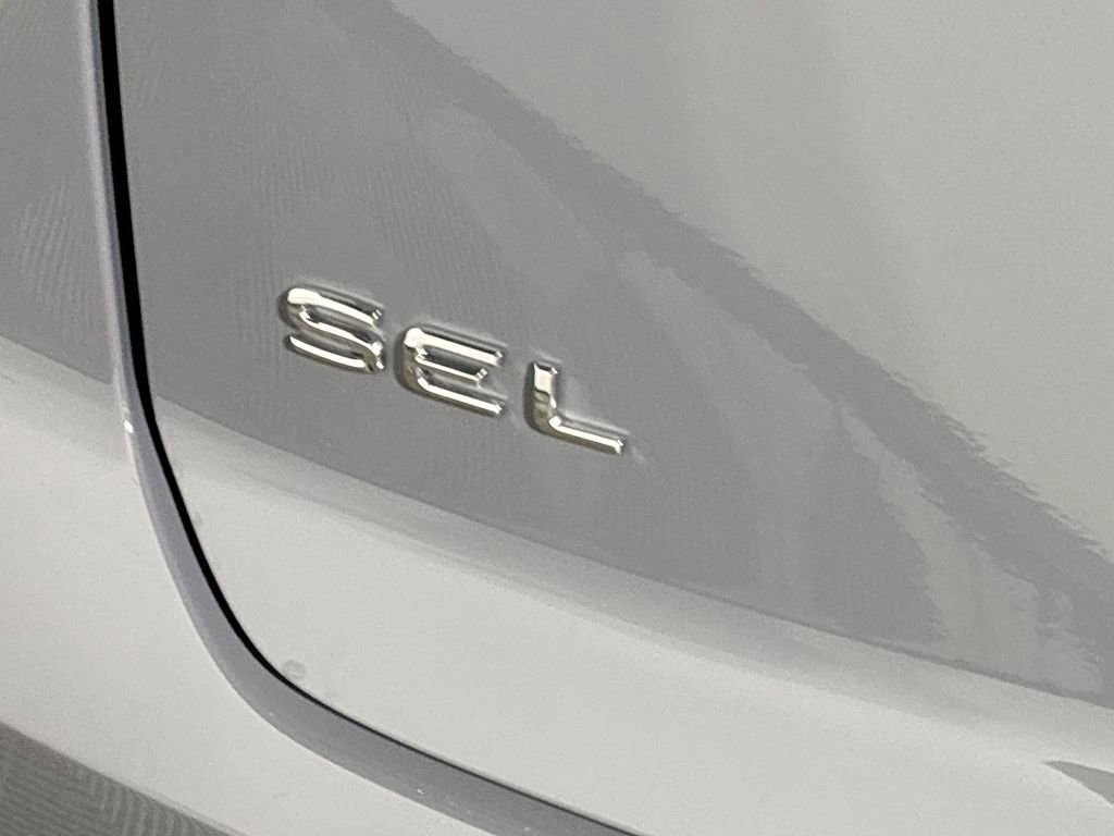 New 2026 Volkswagen Atlas Cross Sport SEL Premium R-Line image 24