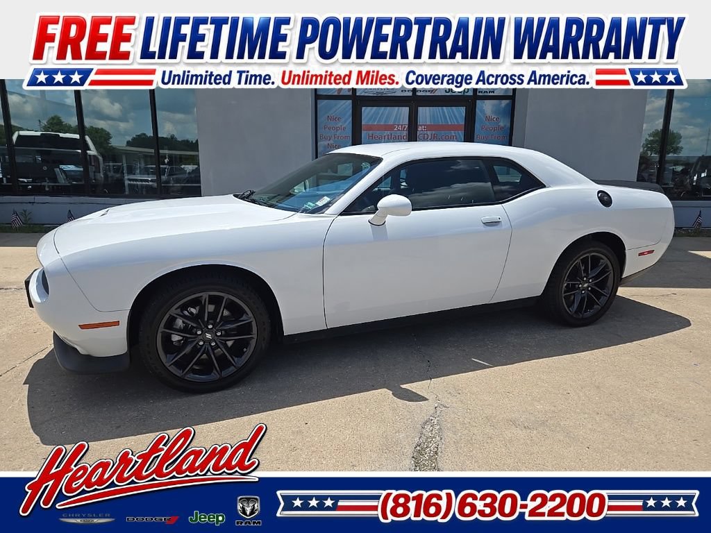 Used 2022 Dodge Challenger GT w/ Blacktop Package AWD/4WD image 5