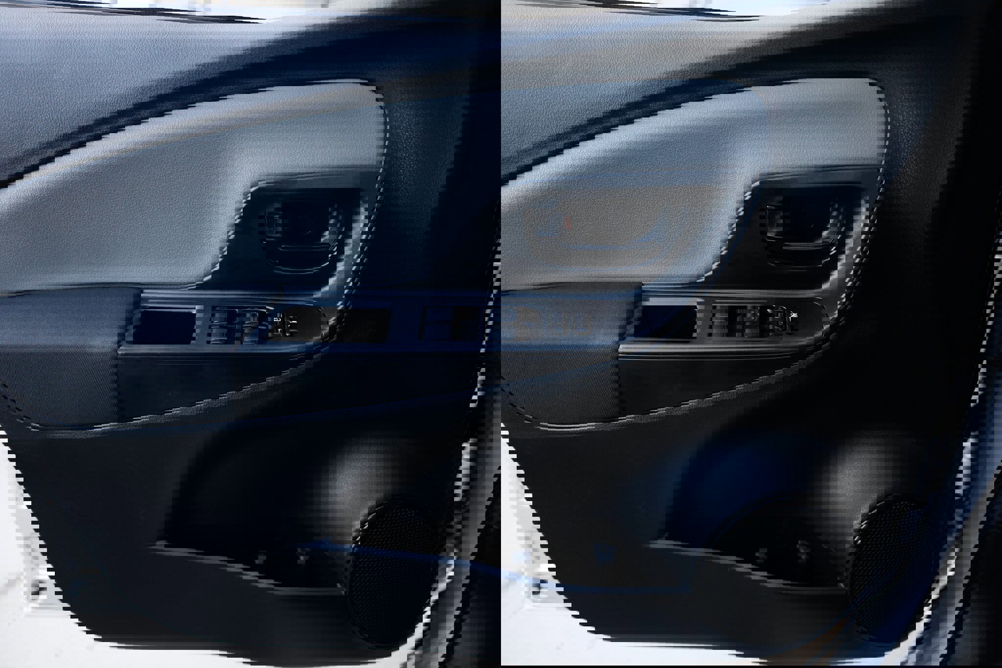 Used 2016 Toyota Yaris L image 44