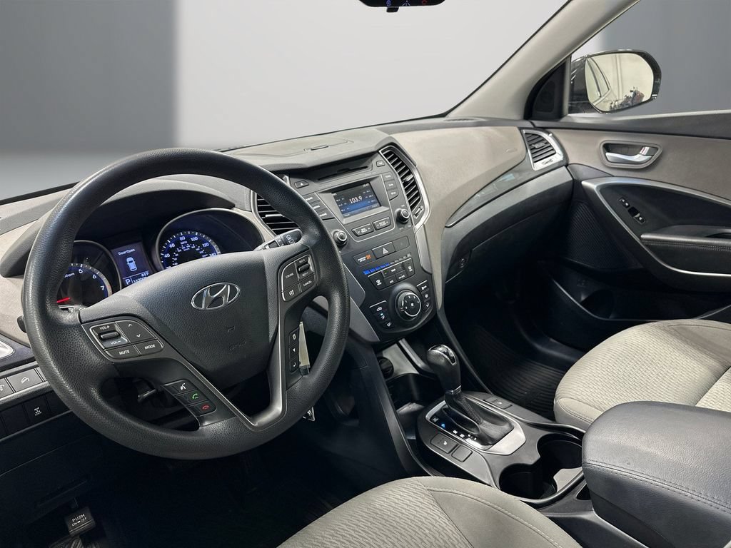 Used 2016 Hyundai Santa Fe SE AWD/4WD image 13