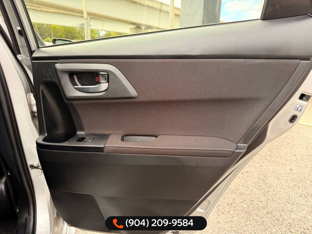 Used 2018 Toyota Corolla iM w/ Carpet Mat Package (TMS) image 29