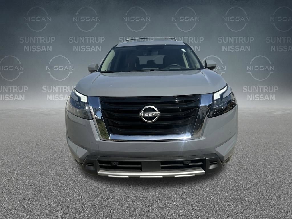 Used 2025 Nissan Pathfinder Platinum w/ Cargo Package image 10