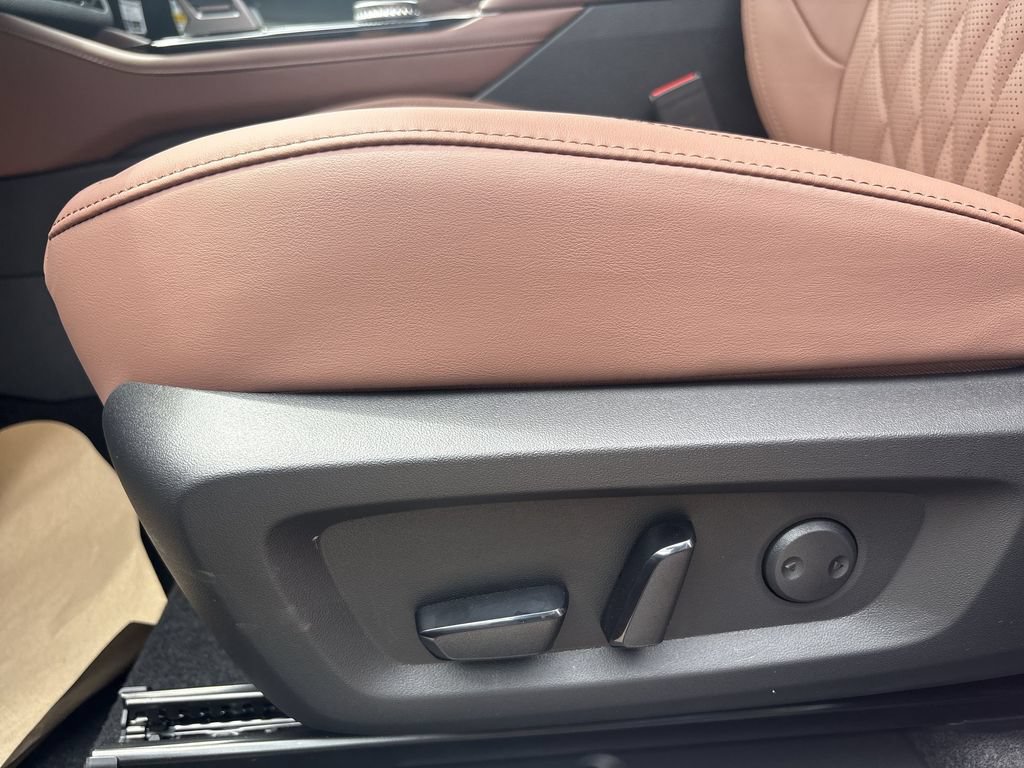 New 2026 Mitsubishi Outlander SEL FWD image 12