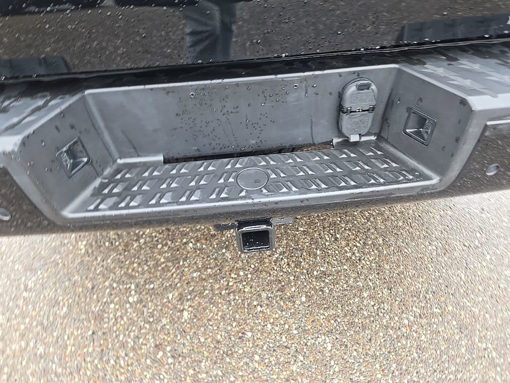 Used 2021 Nissan Titan SV w/ SV Convenience Package image 34