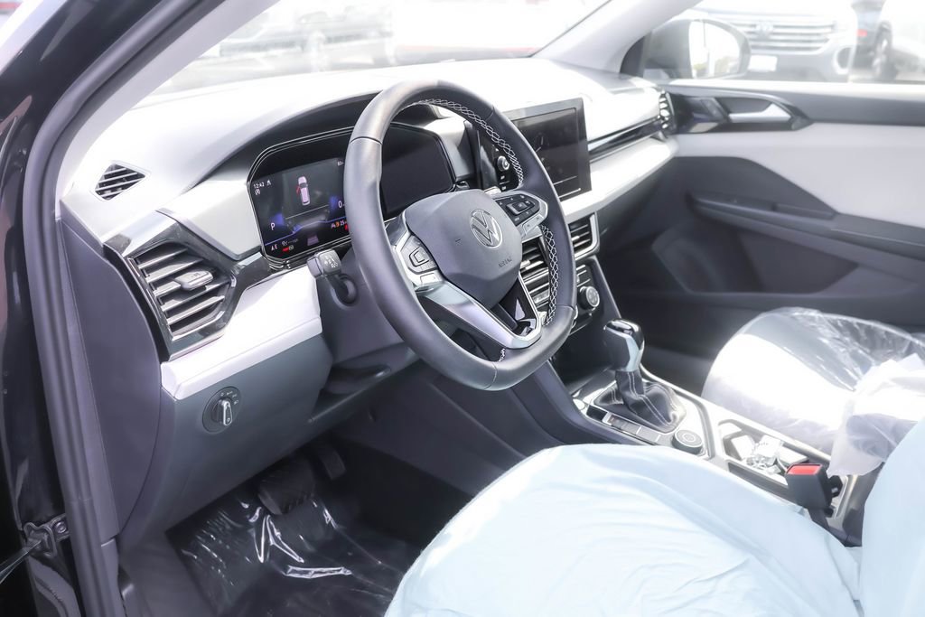 Used 2025 Volkswagen Taos S image 15
