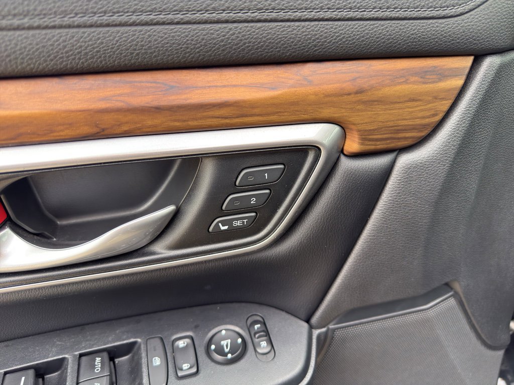 Used 2018 Honda CR-V Touring image 14