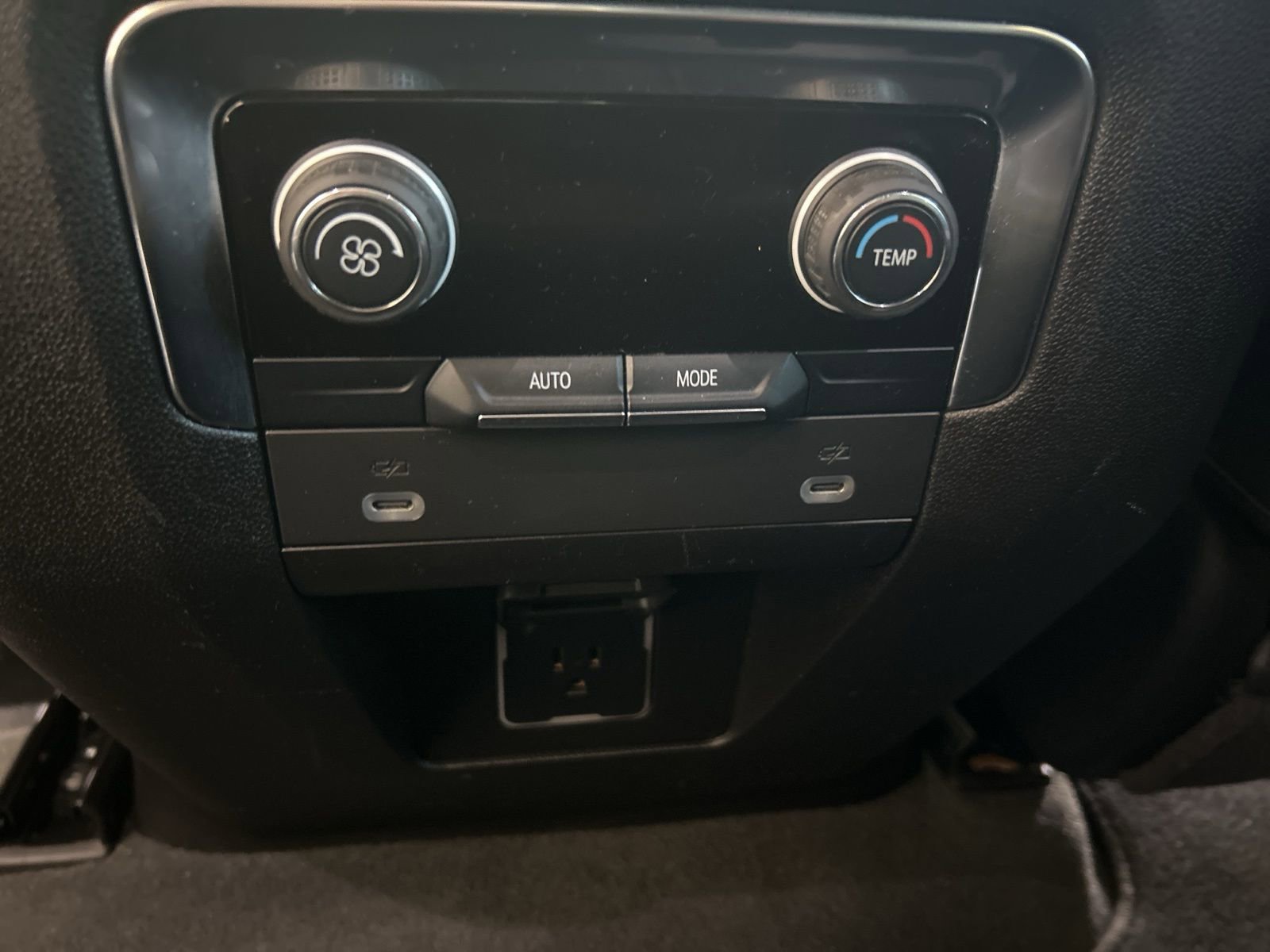 Used 2023 Chevrolet Suburban RST image 15