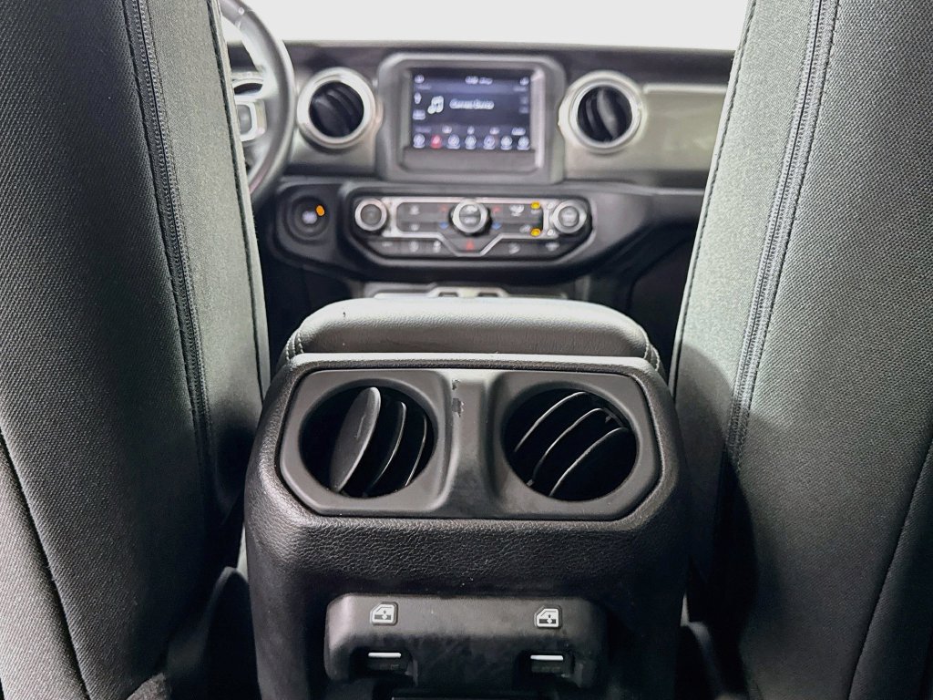 Used 2019 Jeep Wrangler Unlimited Sahara AWD/4WD image 30