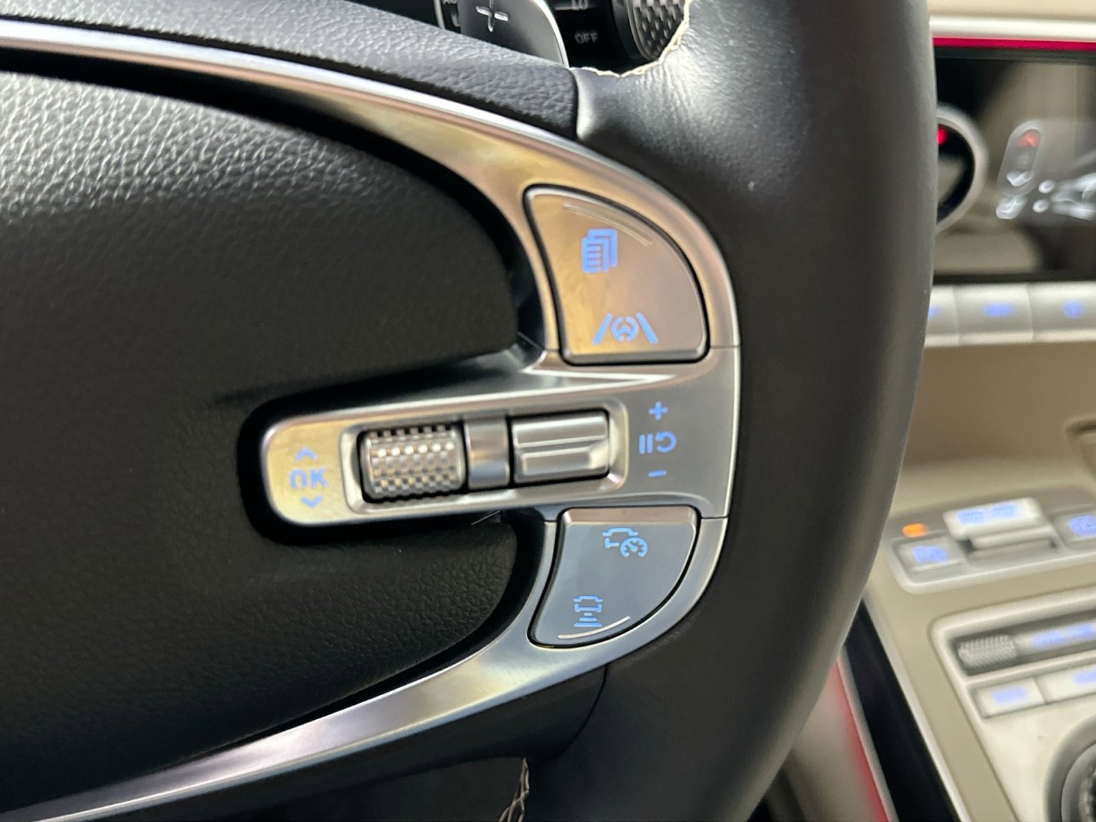 Used 2024 Genesis GV70 2.5T w/ Advanced Package image 19