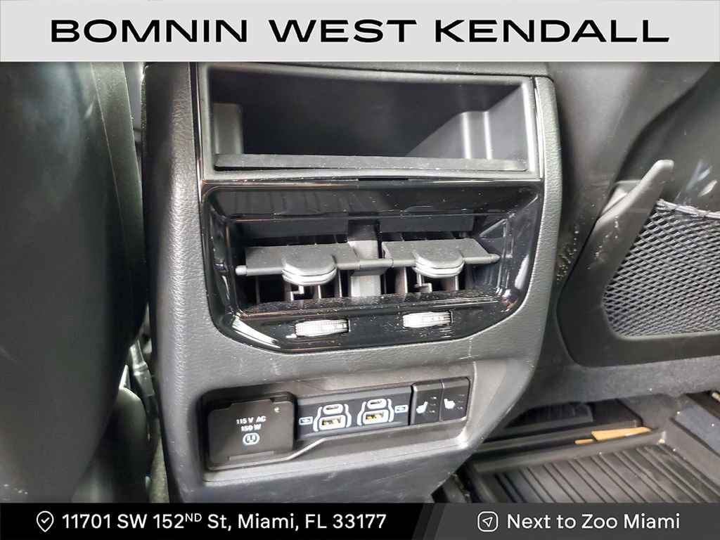 Used 2023 Jeep Grand Cherokee Overland image 13