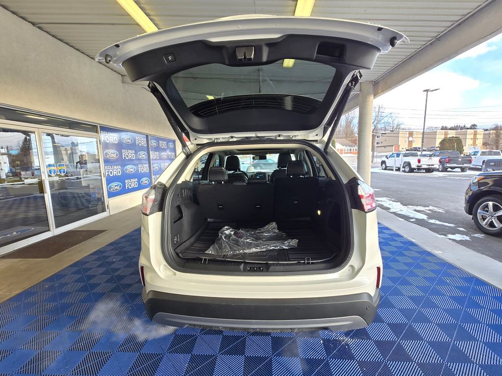 Used 2022 Ford Edge SEL w/ Convenience Package image 7