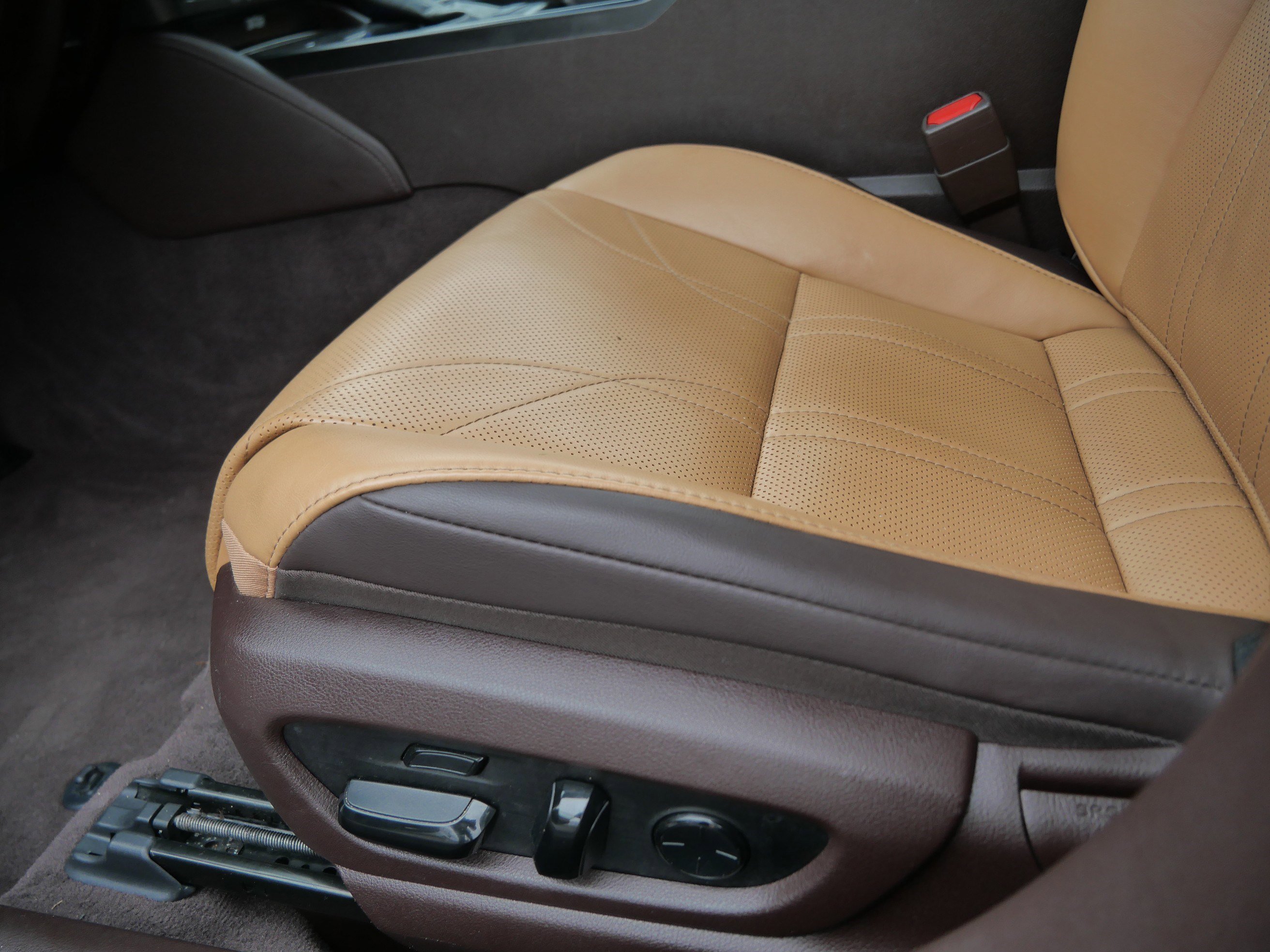 Used 2019 Lexus ES 300h w/ Accessory Package 2 image 20