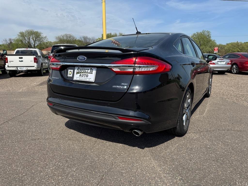 Used 2017 Ford Fusion SE w/ Equipment Group 601A FWD image 7