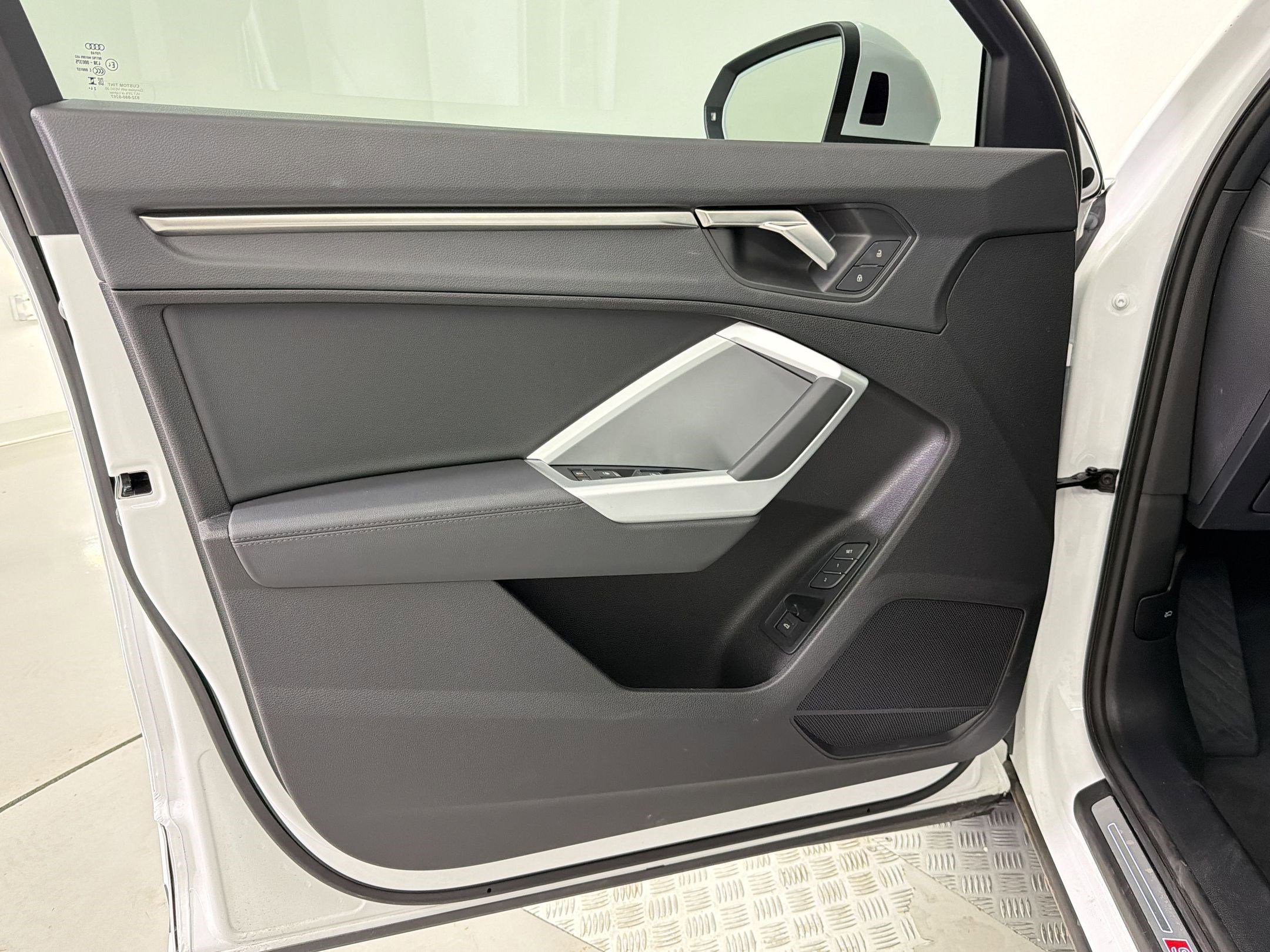 Certified 2025 Audi Q3 2.0T Premium w/ Convenience Package image 23