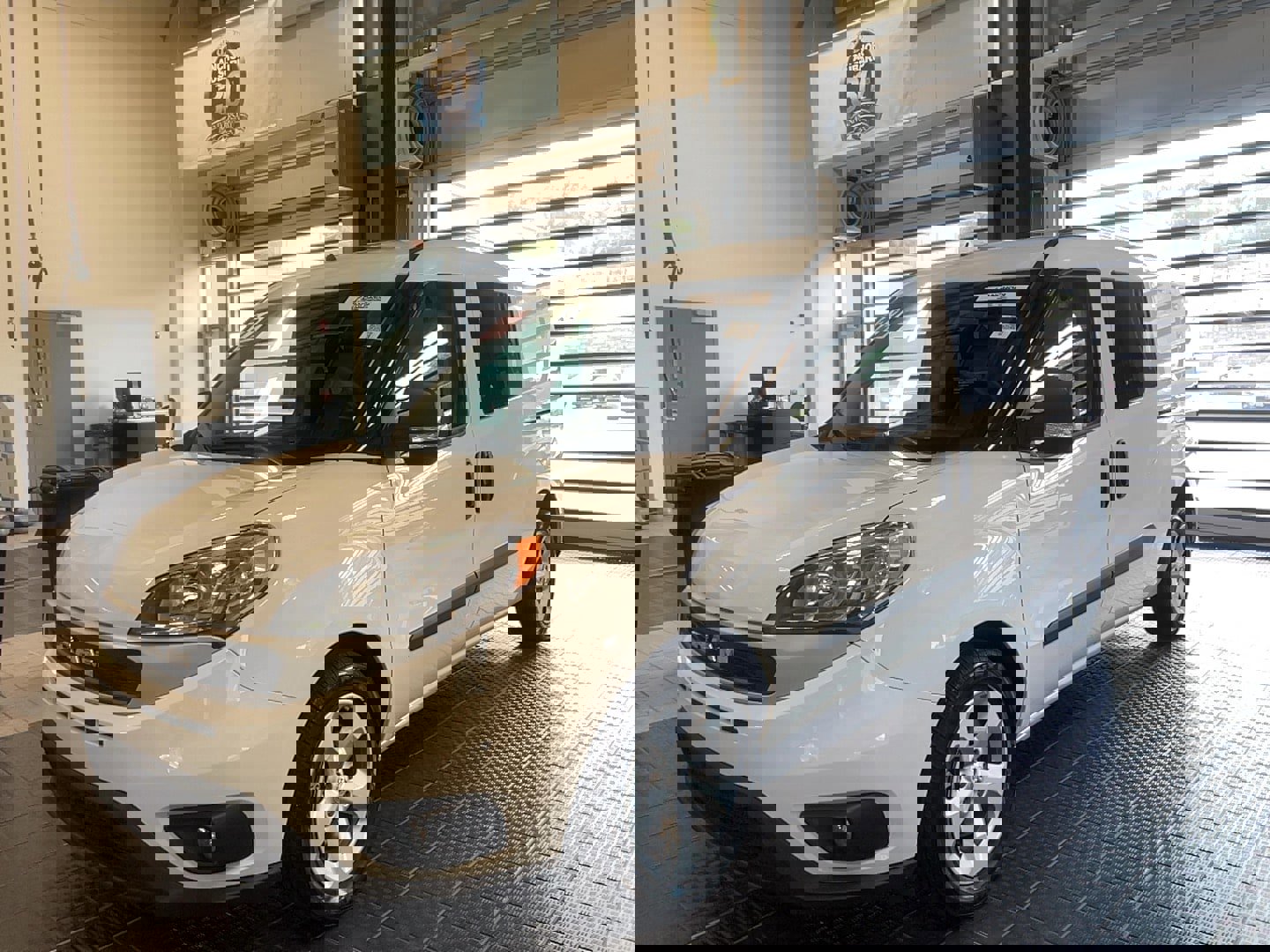 Used 2022 RAM ProMaster City Wagon w/ Lights & Wheels Group image 2