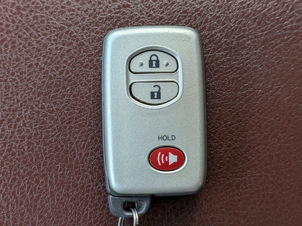 Used 2015 Toyota 4Runner Limited image 31