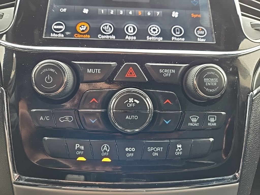 Used 2020 Jeep Grand Cherokee Limited image 25