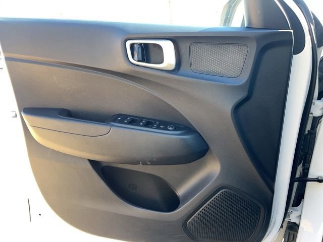 Used 2021 Hyundai Venue SE image 25