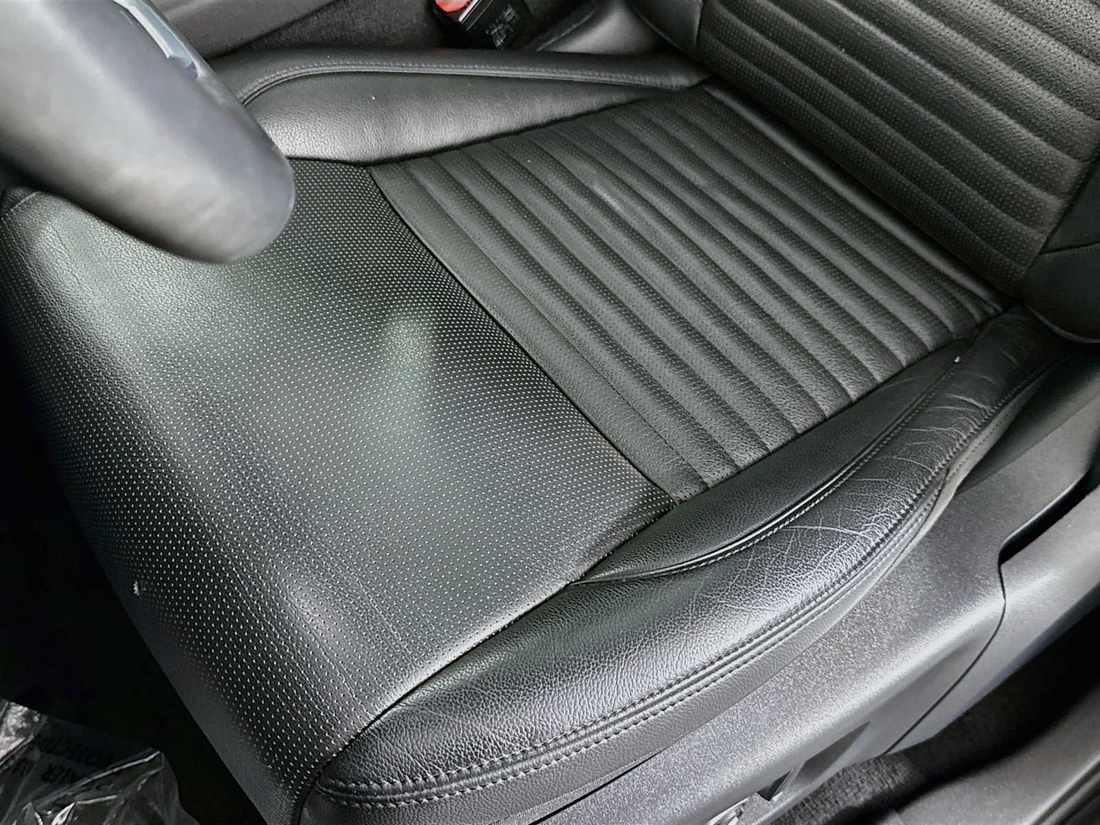 Used 2021 Land Rover Discovery Sport SE AWD/4WD image 17