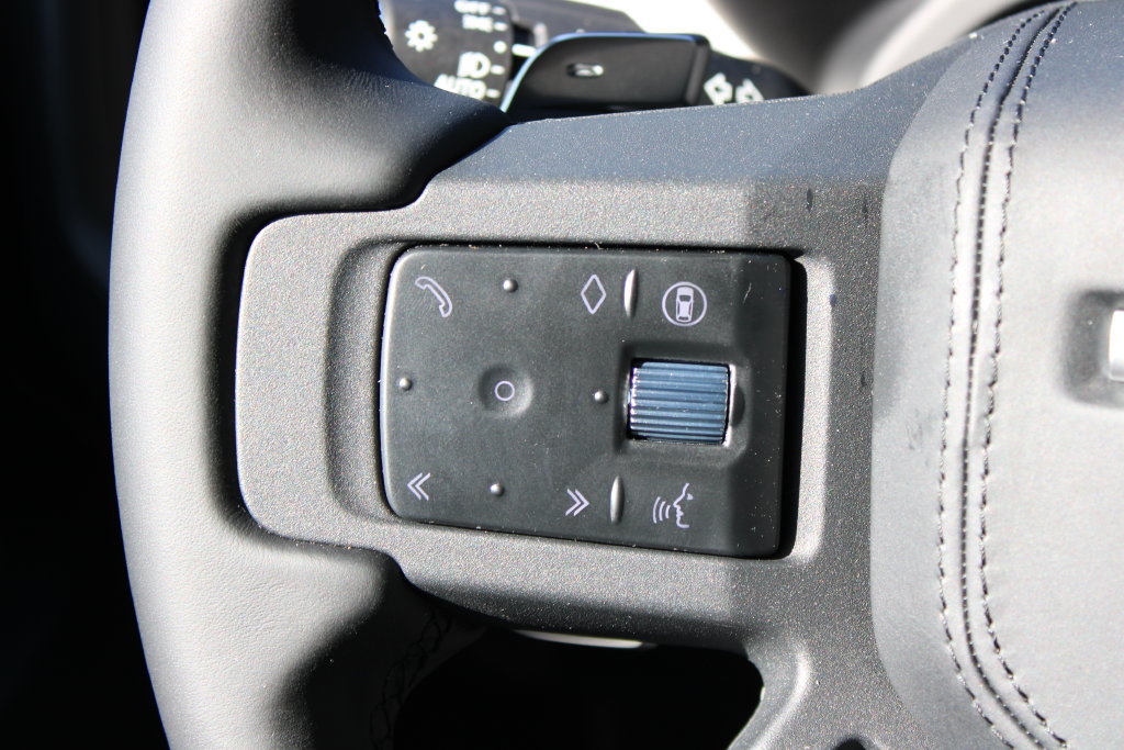 New 2026 Land Rover Defender 110 V8 AWD/4WD image 16