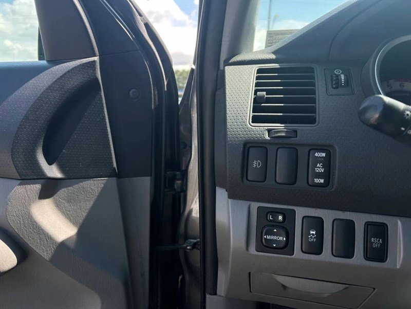 Used 2014 Toyota Tacoma 4x4 Double Cab w/ TRD Sport Package image 18