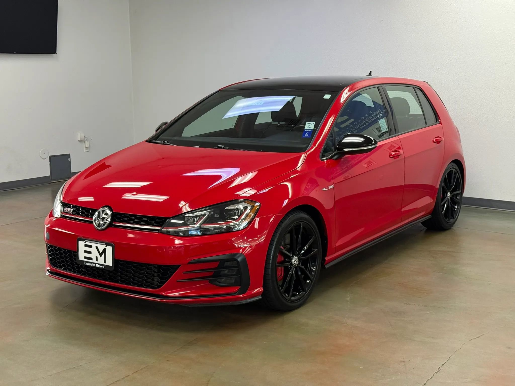 Used 2021 Volkswagen GTI SE FWD image 4