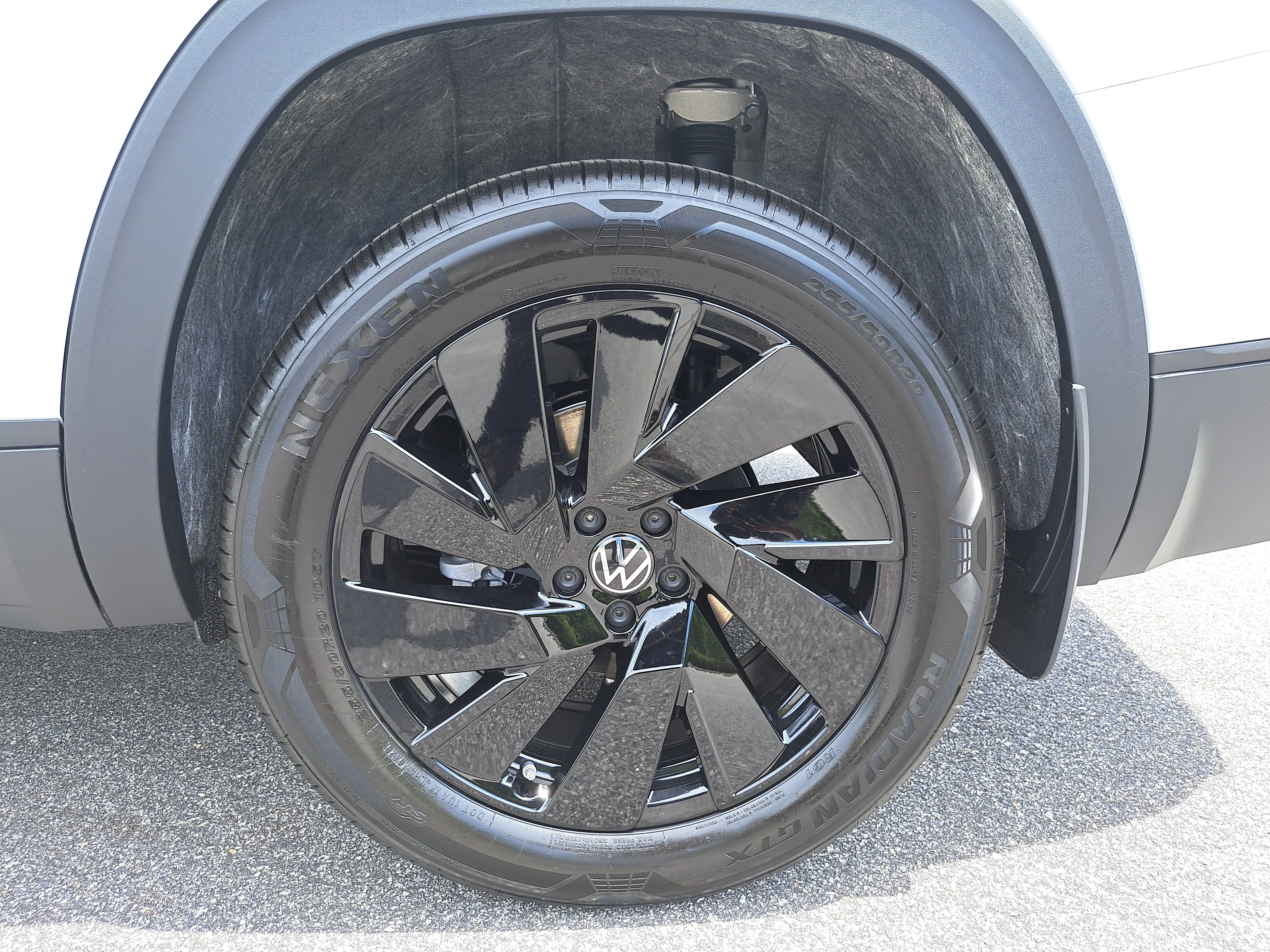 New 2026 Volkswagen Atlas SE FWD image 32