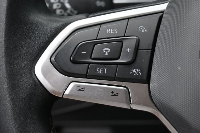 Used 2023 Volkswagen Tiguan SE FWD image 10