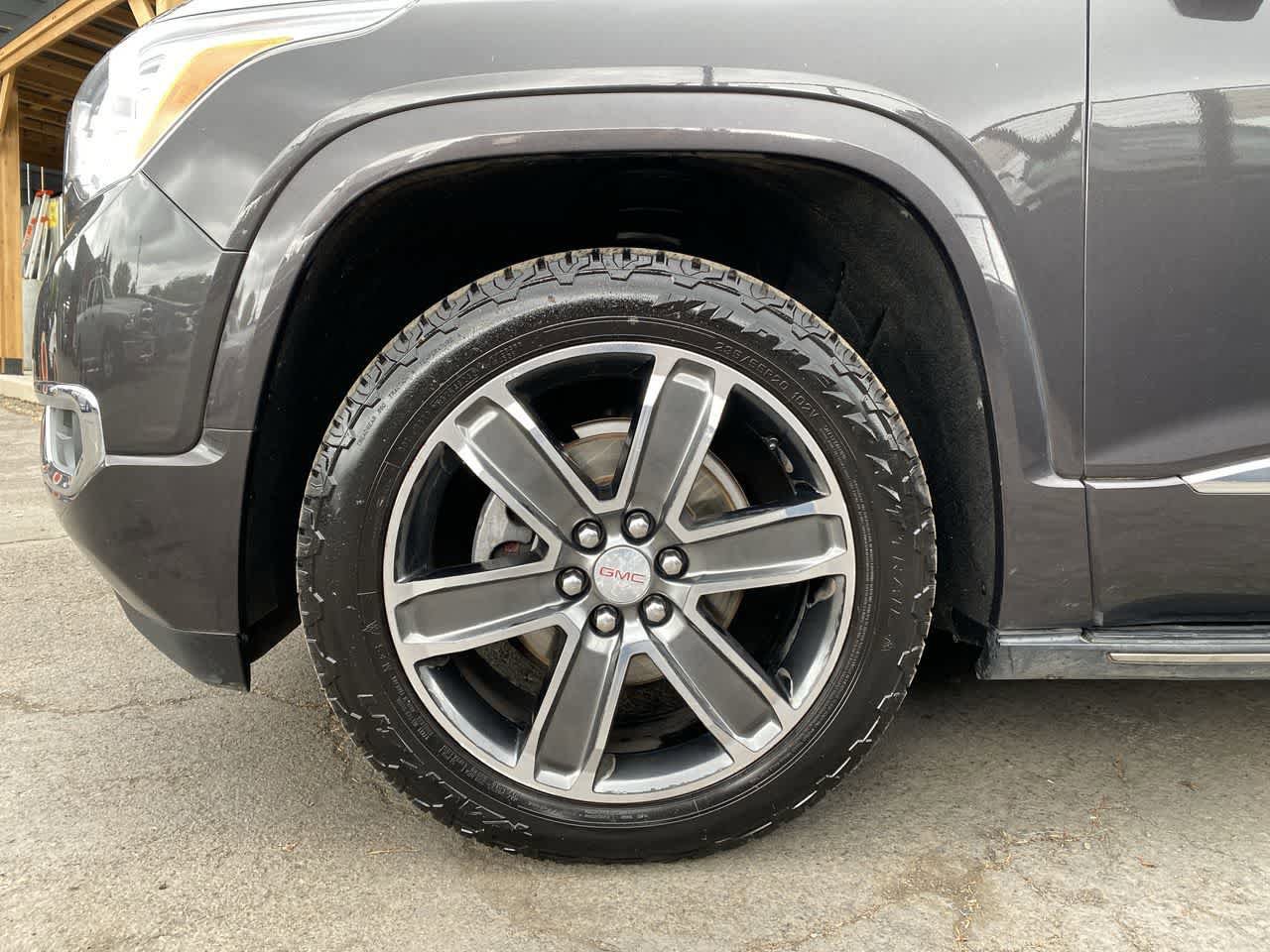 Used 2018 GMC Acadia Denali w/ Technology Package AWD/4WD image 11