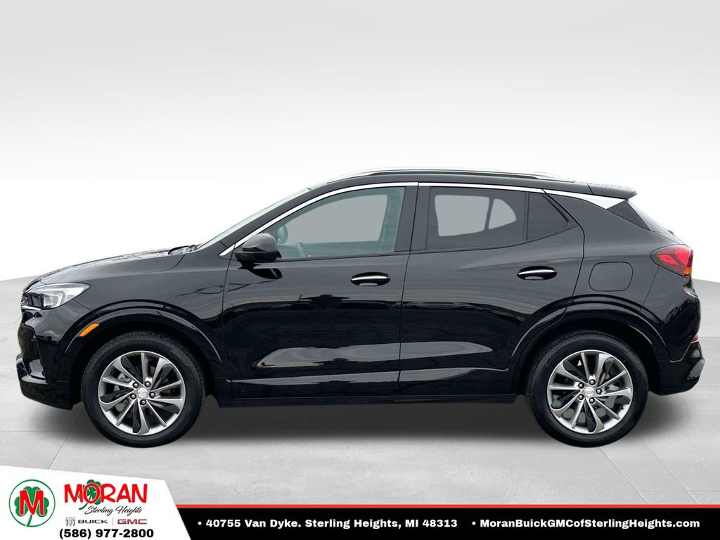 Used 2023 Buick Encore GX Select w/ Sport Touring Package FWD image 2