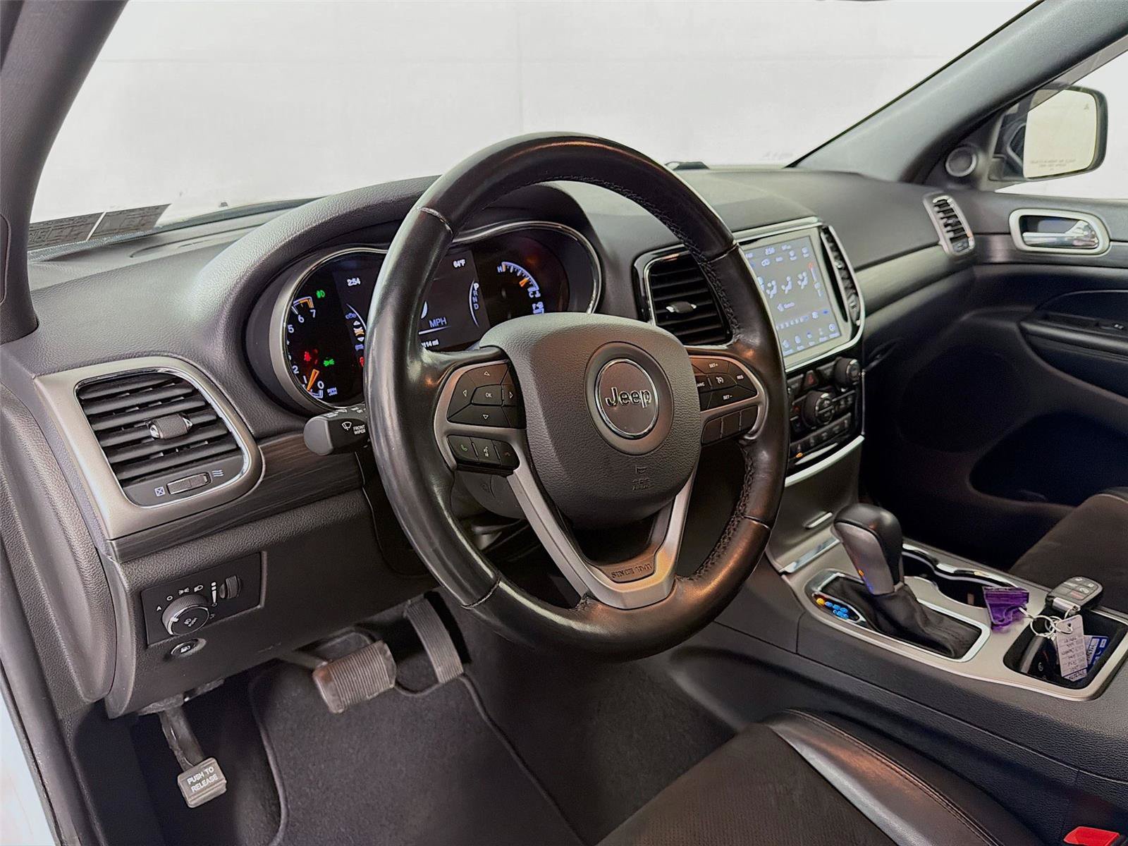 Used 2021 Jeep Grand Cherokee Laredo X AWD/4WD image 16