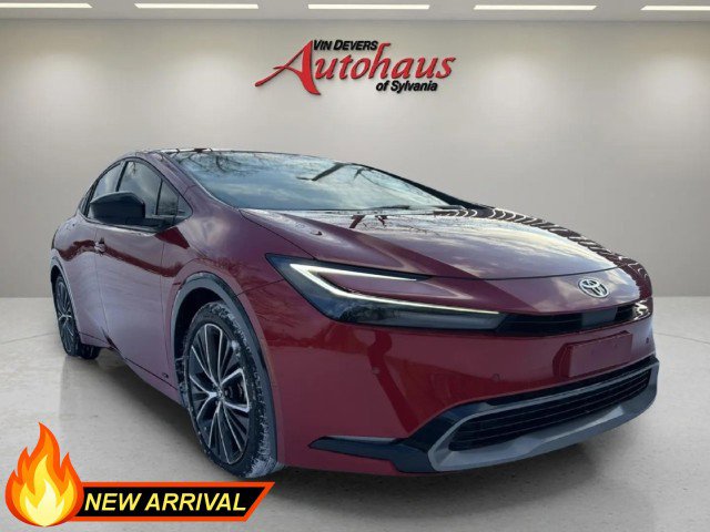 Used 2023 Toyota Prius XLE video 1