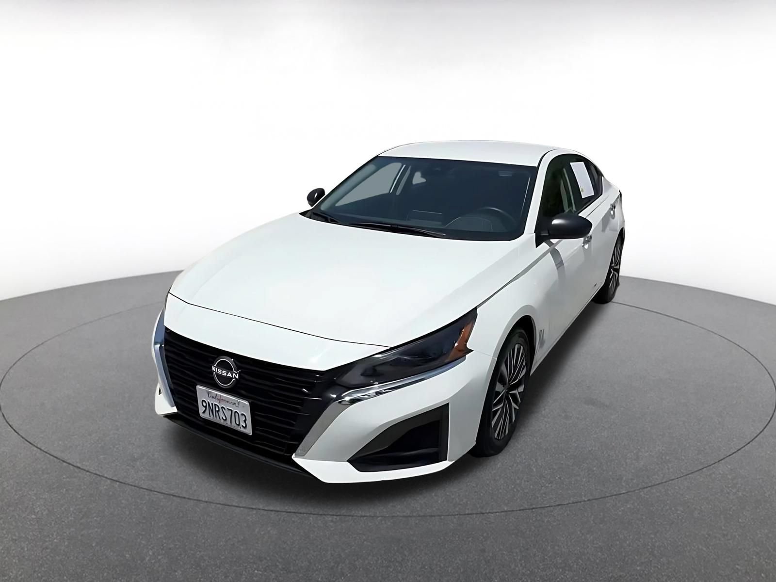 Used 2025 Nissan Altima 2.5 SV FWD image 6