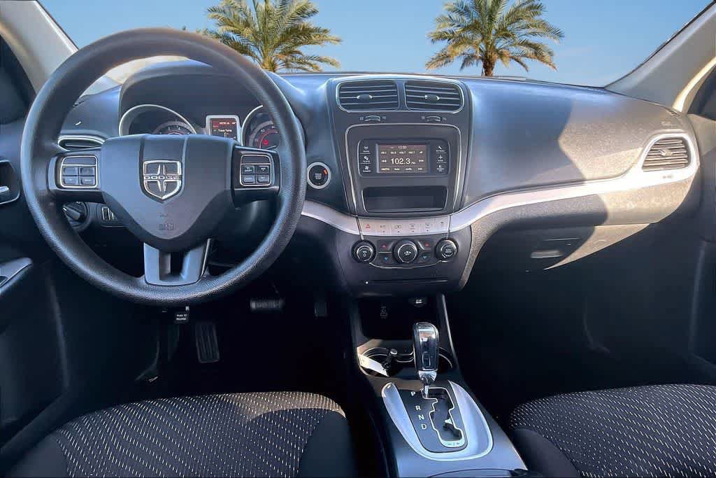 Used 2020 Dodge Journey SE w/ Blacktop Package FWD image 9