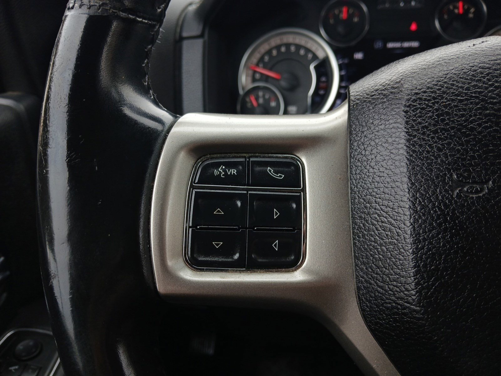 Used 2014 RAM 1500 Laramie w/ Convenience Group image 17