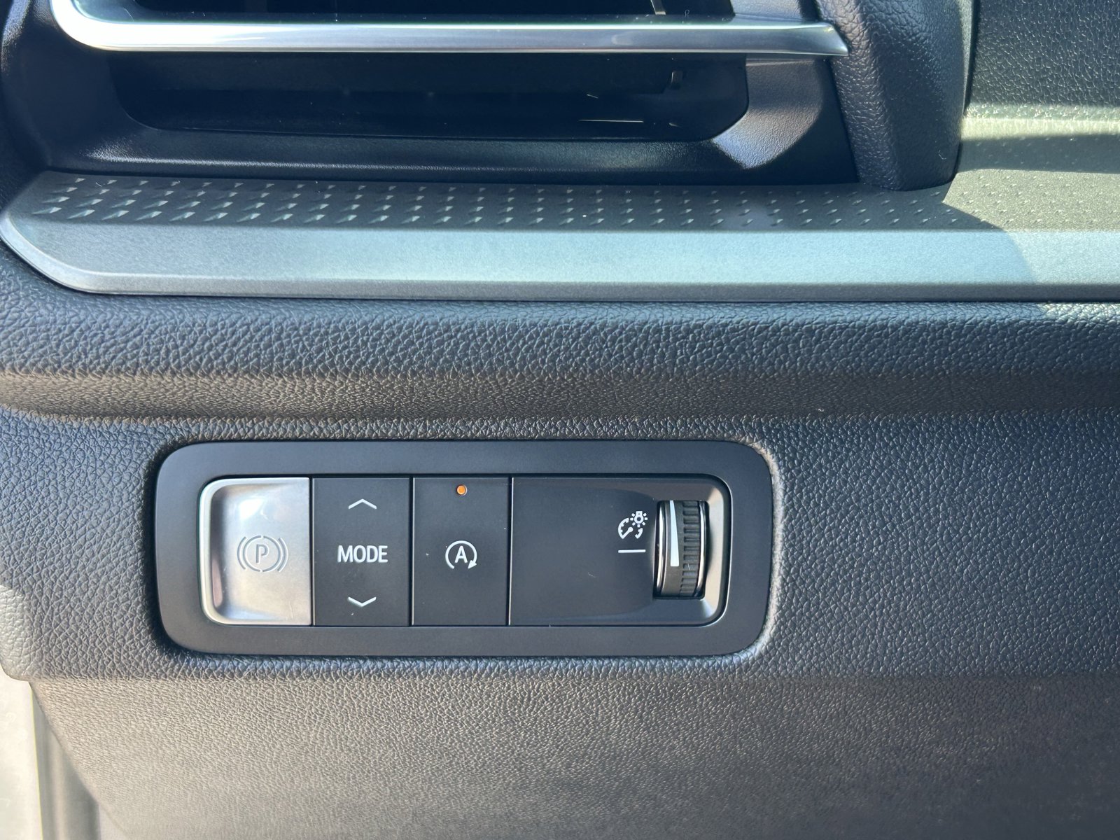 Certified 2025 Chevrolet Traverse LT FWD image 31