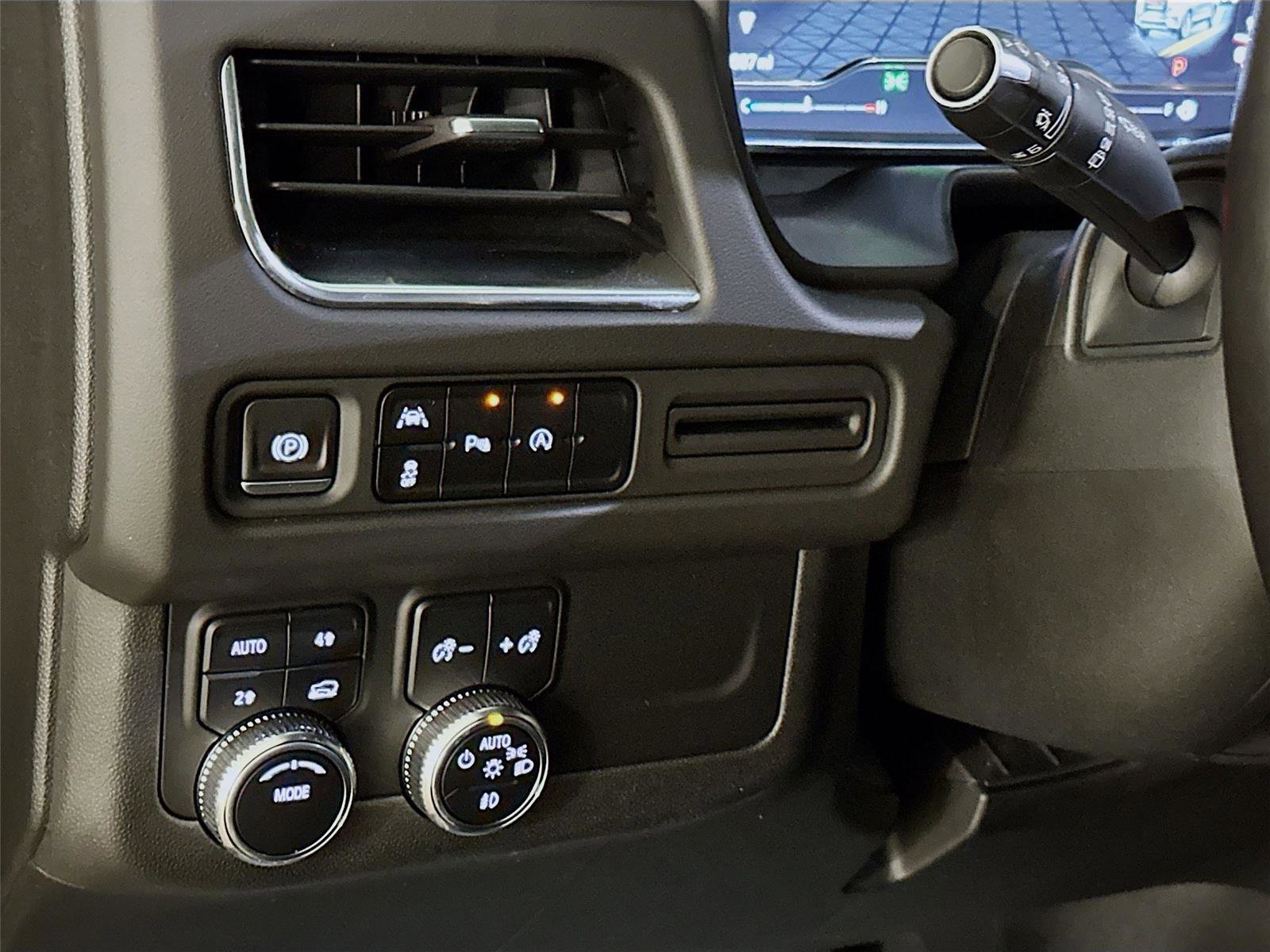 Used 2023 GMC Yukon SLT image 10