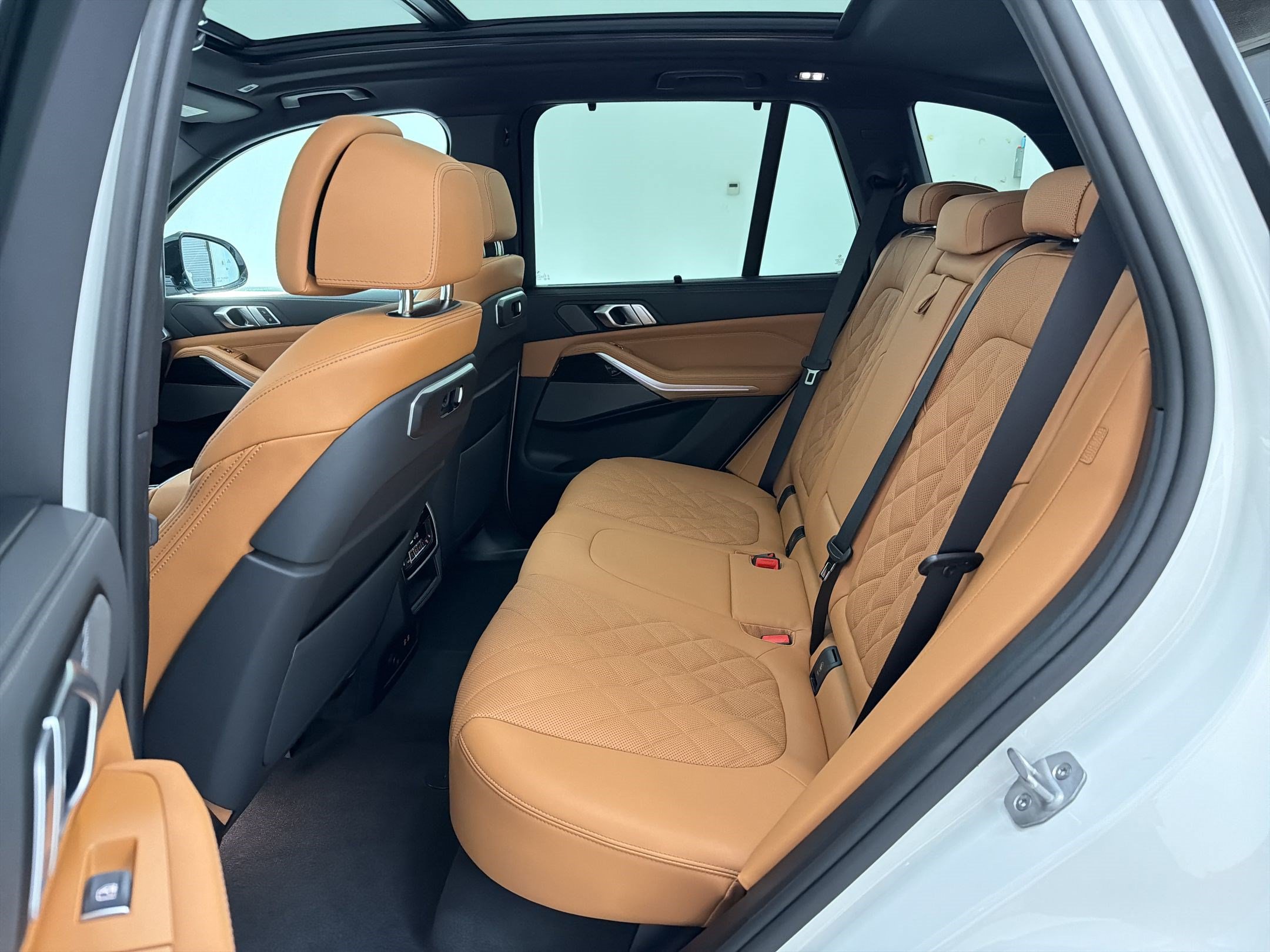 New 2026 BMW X5 xDrive40i w/ M Sport Package AWD/4WD image 21