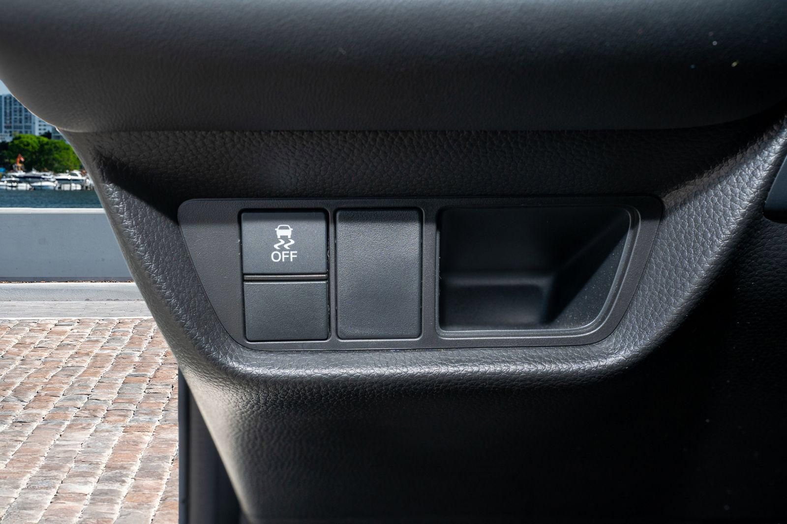 Certified 2024 Honda HR-V Sport image 30
