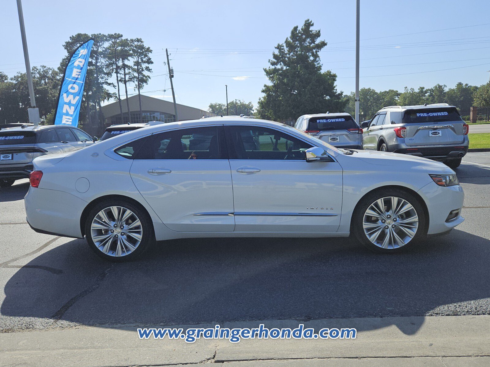 Used 2016 Chevrolet Impala LTZ w/ Enhanced Convenience Package FWD image 6