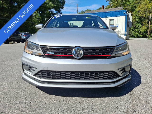 Used 2016 Volkswagen Jetta GLI SE FWD image 4