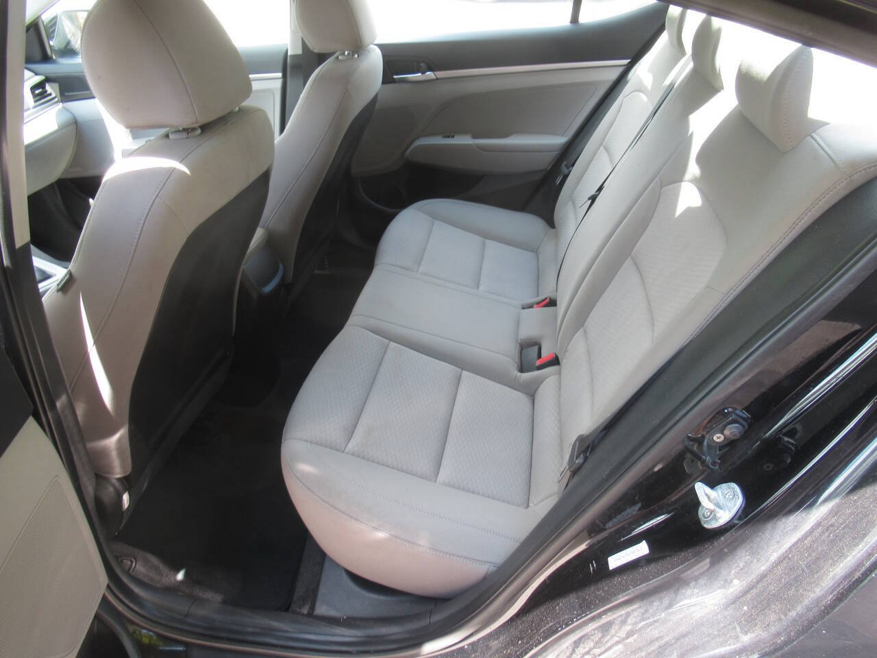 Used 2020 Hyundai Elantra SE w/ Cargo Package (C1) FWD image 11