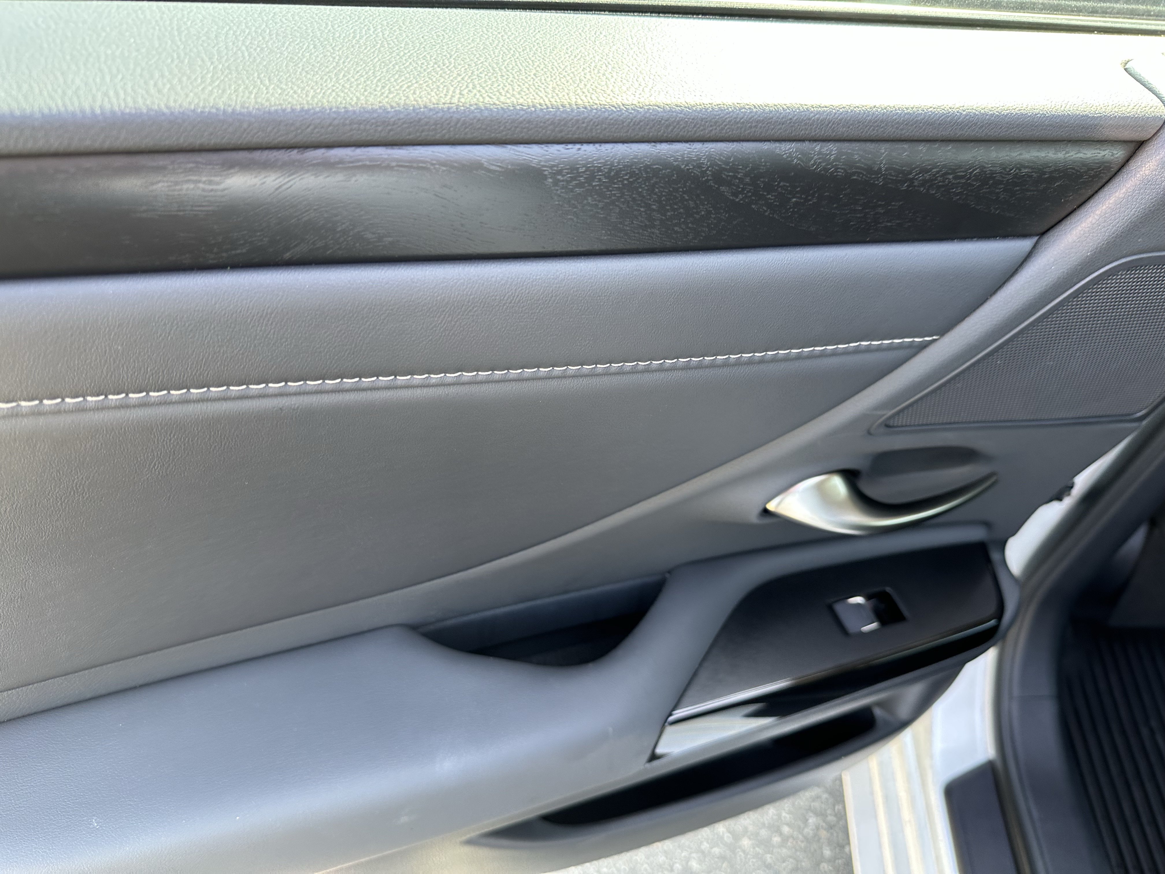 Used 2024 Lexus ES 350 w/ Premium Package FWD image 28