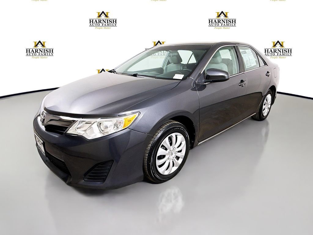 Used 2013 Toyota Camry LE FWD image 3
